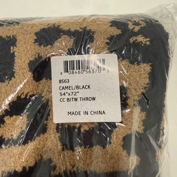 Barefoot Dreams Leopard Black and Tan Blanket 54” x 72” BNWT - Picture 7 of 8